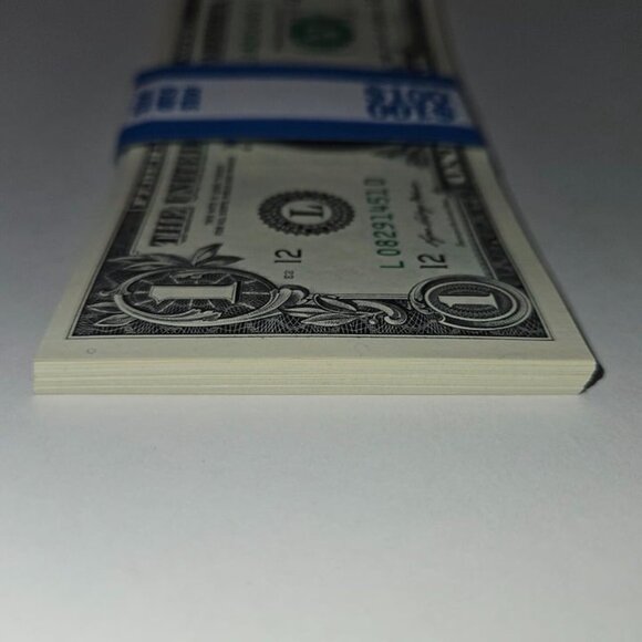 50 ($1) Dollar Bills Uncirculated Sequential (WITH SLEEVES) - Series 2021 (B192) - Picture 2 of 4